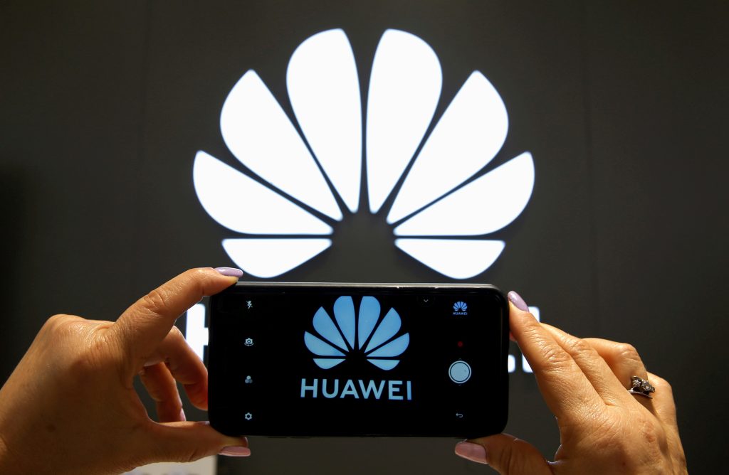Αμερικάνικο «μπλόκο» σε προϊόντα της Huawei και ZTE