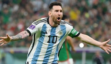 Μουντιάλ: Λύτρωση για την Αργεντινή μετά τη νίκη με 2-0 επί του Μεξικό και ο φόρος τιμής στον Μαραντόνα που εκπληρώθηκε (upd)