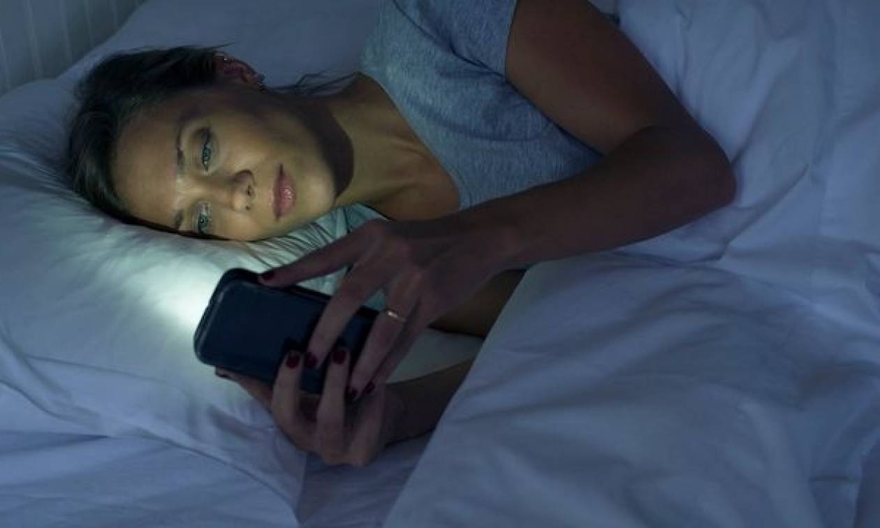 Τα «μάτια σας δεκατέσσερα»: Η υπερβολική χρήση των μέσων κοινωνικής δικτύωσης βλάπτει σοβαρά το… σεξ!