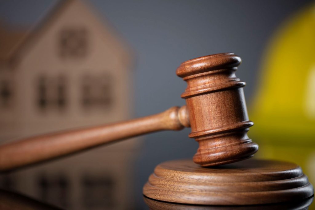 «Ανθρωποφαγία»: Γείτονας δεν έχασε την ευκαιρία και πήρε το σπίτι άτυχης γυναίκας σε πλειστηριασμό