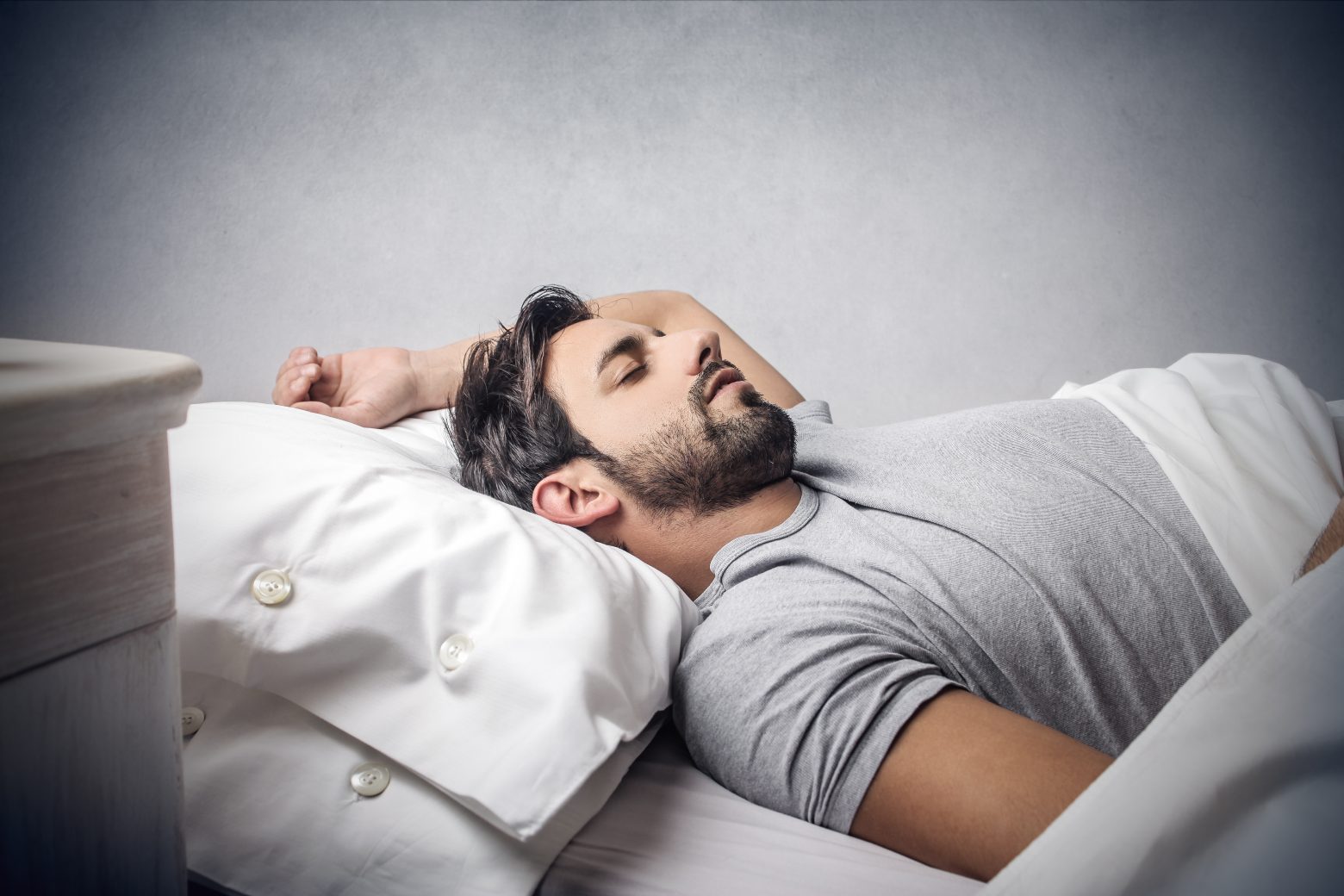 Έρευνα: Δείτε από ποια καρδιακή πάθηση κινδυνεύετε αν… «στριφογυρίζετε» στον ύπνο σας