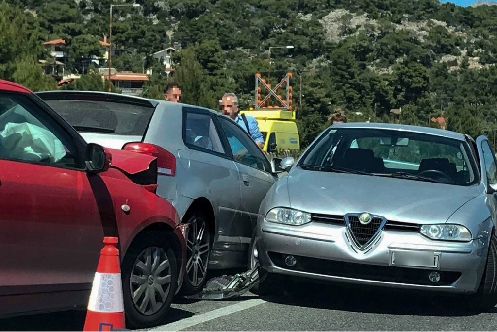 Θεσσαλονίκη: Μποτιλιάρισμα στον Περιφερειακό μετά από σύγκρουση πέντε αυτοκινήτων