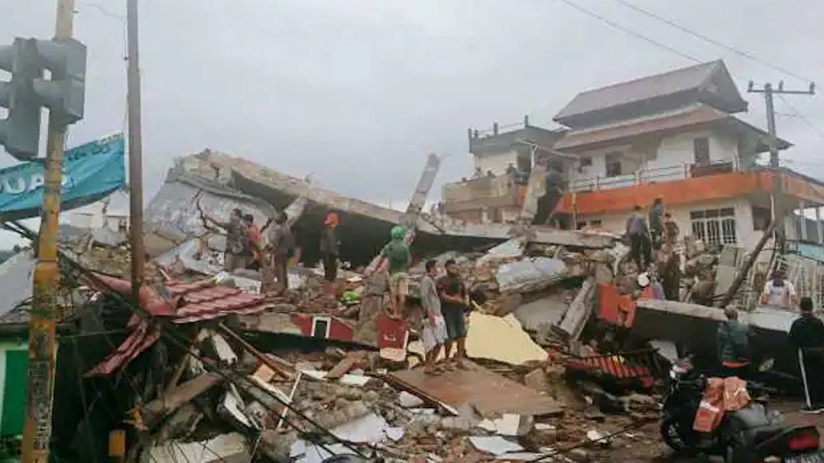 Ινδονησία: Βρέθηκαν άλλοι 8 νεκροί – Στους 318 ο απολογισμός από τον σεισμό της Δευτέρας
