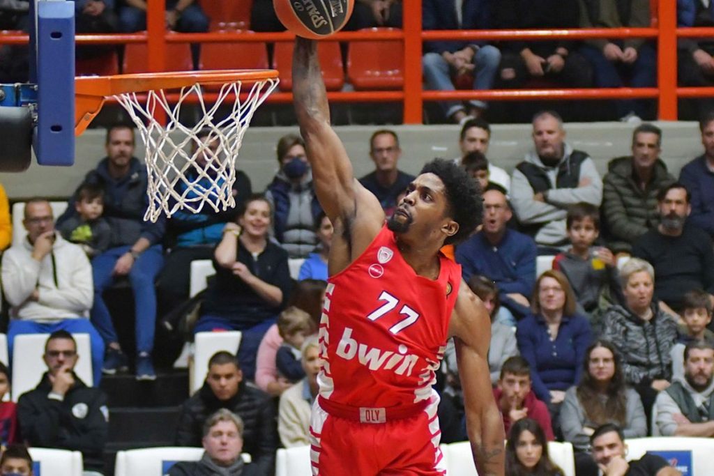 Basket League: Επιβλητική νίκη του Ολυμπιακού στην Πάτρα κόντρα στον Προμηθέα (72-100)