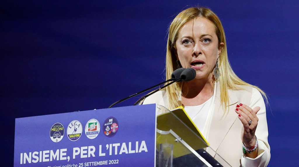 Η Τ.Μελόνι ανεβάζει συνεχώς τα ποσοστά της αλλά τα ιταλικά ΜΜΕ διαμαρτύρονται γιατί δεν τους λέει πολλά
