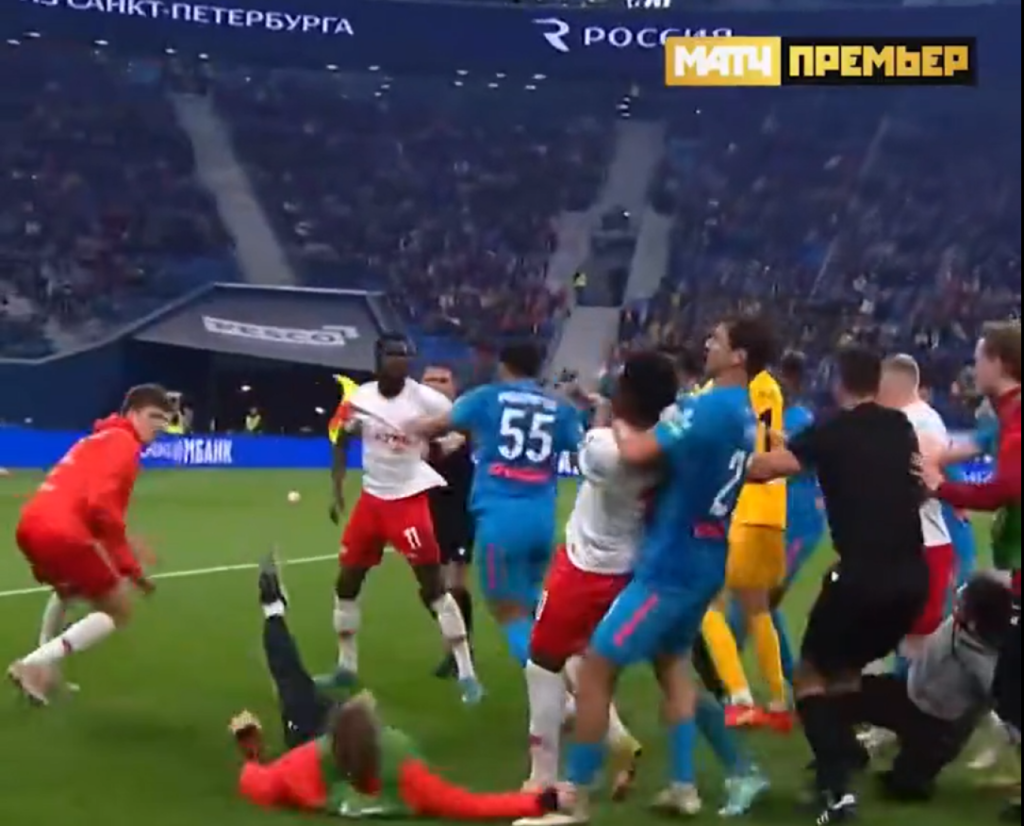 Σκηνές απείρου κάλους σε αγώνα της Ζενίτ με τη Σπαρτάκ Μόσχας: 6 αποβολές και ξύλο μεταξύ παικτών (βίντεο)