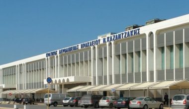 Αεροδρόμιο Ηρακλείου: 74χρονος υπέστη εγκεφαλικό ενώ βρισκόταν στο αερόπλανο