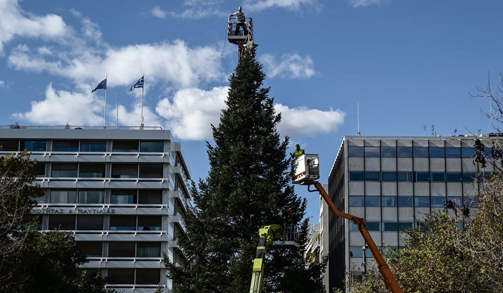 Την Πέμπτη (1/12) η φωταγώγηση του χριστουγεννιάτικου δέντρου στο Σύνταγμα