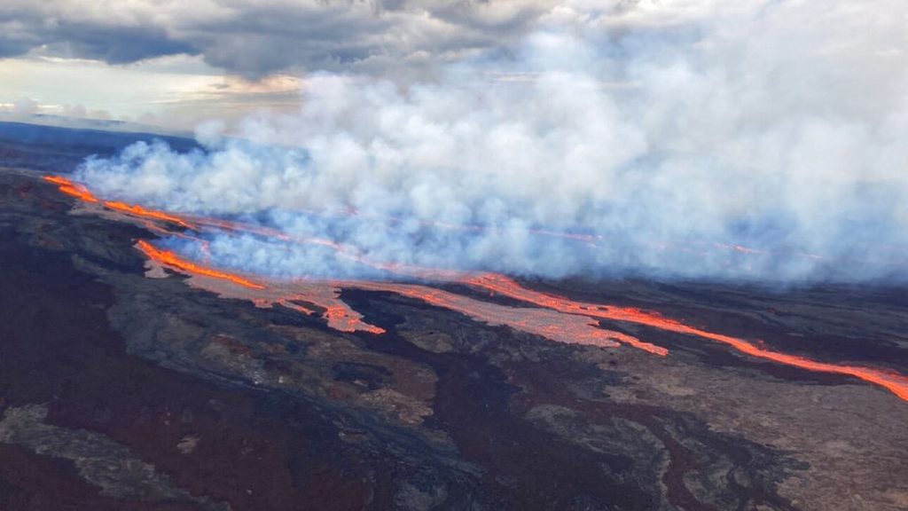 Χαβάη: Εξερράγη μετά από 40 χρόνια το μεγαλύτερο ενεργό ηφαίστειο Μάουνα Λόα – Εντυπωσιακές εικόνες (φώτο)