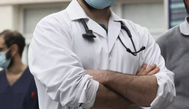 Κατάληψη στο υπουργείο Υγείας πραγματοποιούν οι νοσοκομειακοί γιατροί