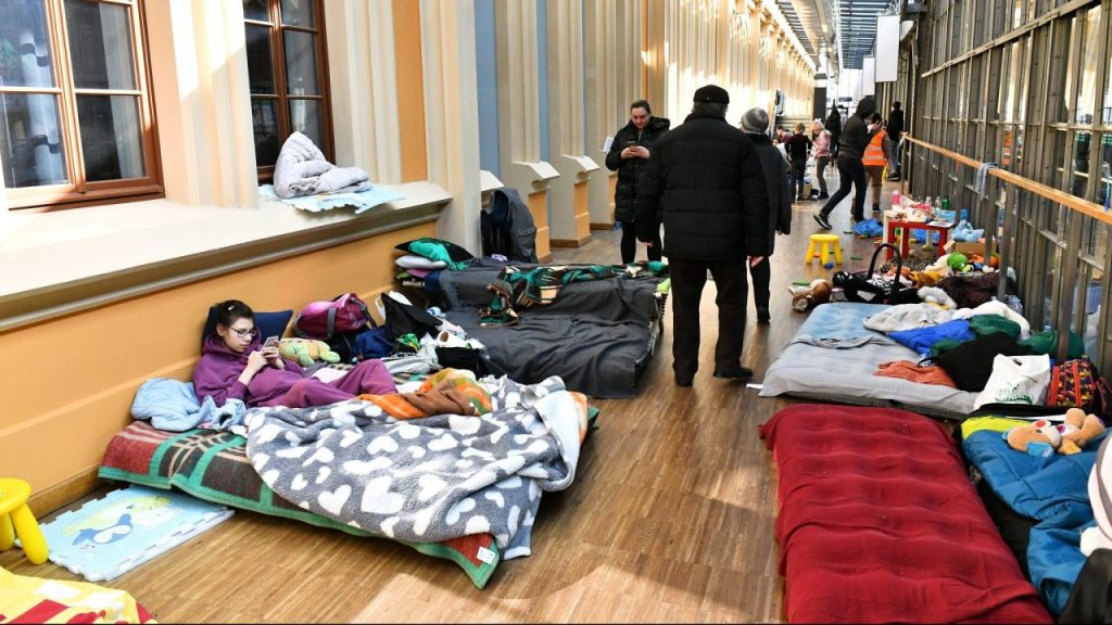 Πολωνία: Θα αρχίσει να χρεώνει τους Ουκρανούς πρόσφυγες για σίτιση και στέγαση!