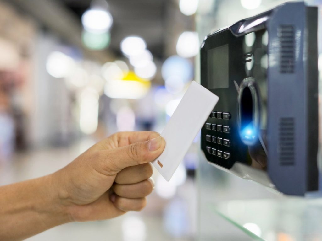 Ψηφιακή κάρτα εργασίας: Αύριο οι αποφάσεις για την παράταση στην απογραφική διαδικασία