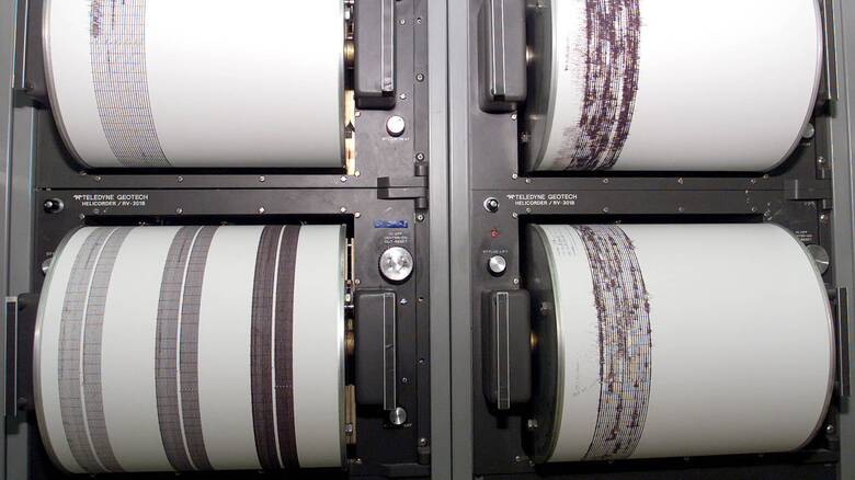 Σεισμός στην Εύβοια: «Φοβηθήκαμε πολύ υπάρχουν ρωγμές σε σπίτια» λένε ανήσυχοι οι κάτοικοι