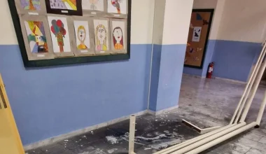 Στυλίδα: «Έβρεξε» σωλήνες και σοβάδες σε δημοτικό σχολείο