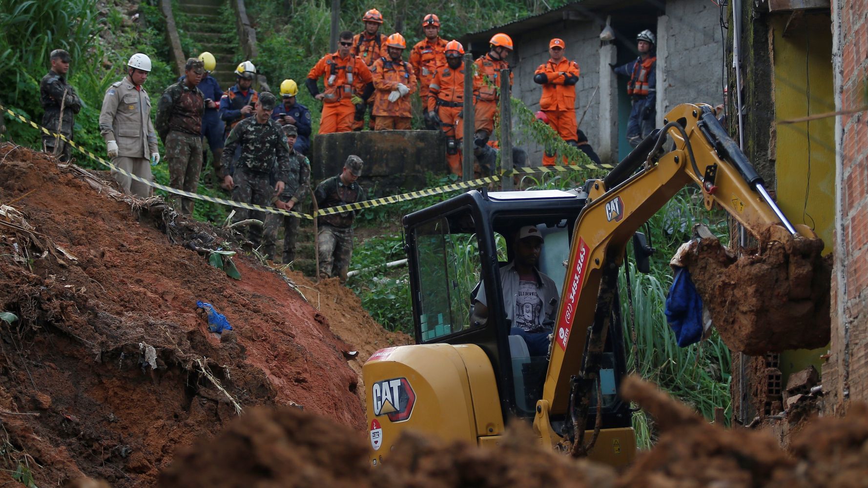 Βραζιλία: Δύο νεκροί και 30 αγνοούμενοι από κατολίσθηση (βίντεο)