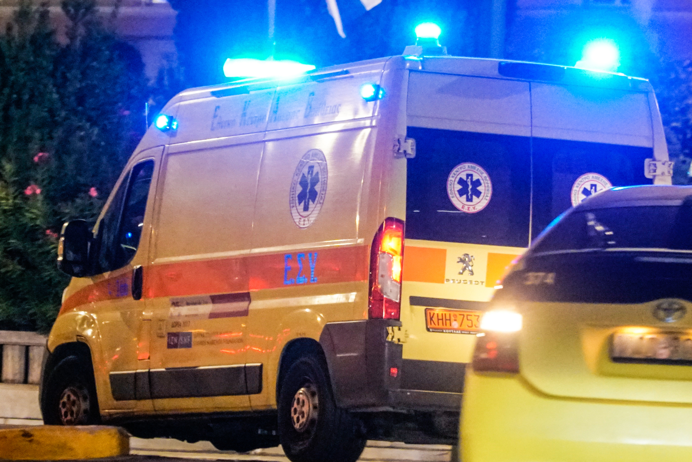 Σοβαρό ατύχημα στη Βόρεια Εύβοια: Ηλικιωμένος καρφώθηκε σε κάγκελο – Τον απεγκλώβισε η πυροσβεστική