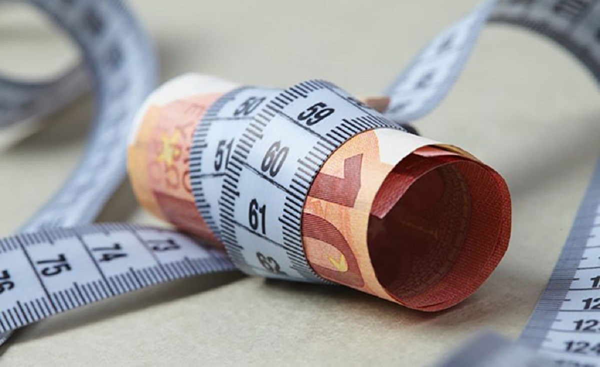 Ε.Αχτσιόγλου – Α.Χαρίτσης: «Η ακρίβεια σαρώνει τα καθηλωμένα εισοδήματα»