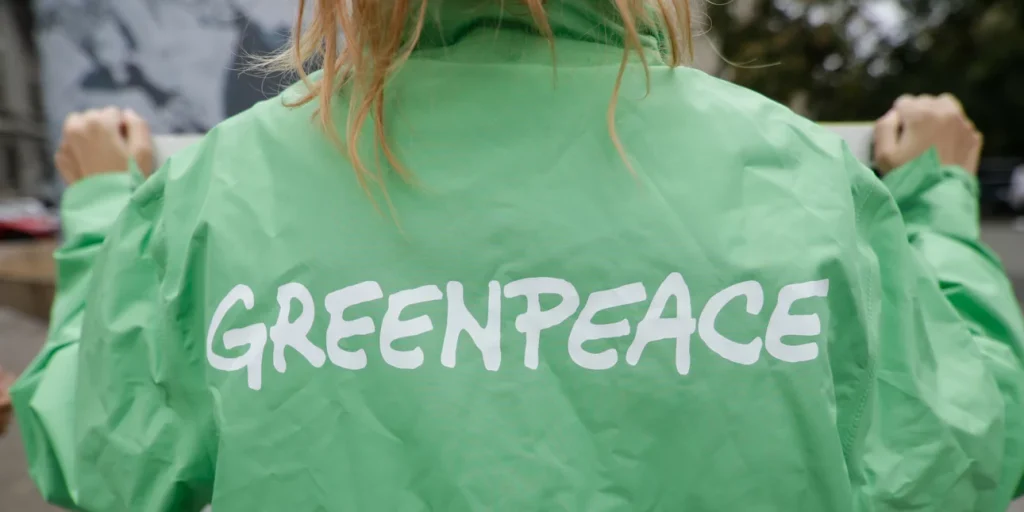 Greenpeace: «Να τερματιστεί το “εμπόριο ουρανίου” Γαλλίας και Ρωσίας»