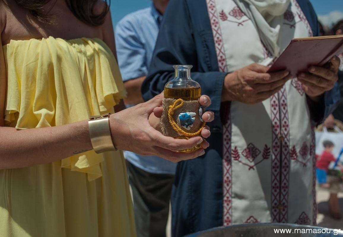 Αχαΐα: Άγριο ξύλο έξω από εκκλησία εν ώρα βάπτισης… για τα μάτια μιας γυναίκας