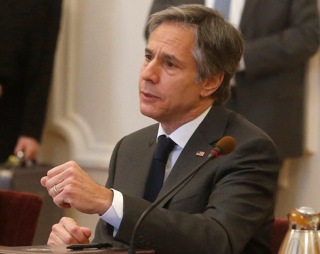 Προσπαθεί να διατηρήσει κοινό μέτωπο στο ΝΑΤΟ ο Α.Μπλίνκεν: «Θέλει να μας διχάσει με την θέρμανση και τα τρόφιμα – Μην υποκύψουμε»