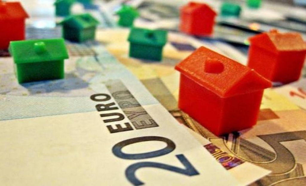 Η κυβέρνηση δημιουργεί νέα γενιά «κόκκινων δανείων»: «Ας τα βρουν τράπεζες-δανειολήπτες – Ούτε ευρώ από τον προϋπολογισμό»