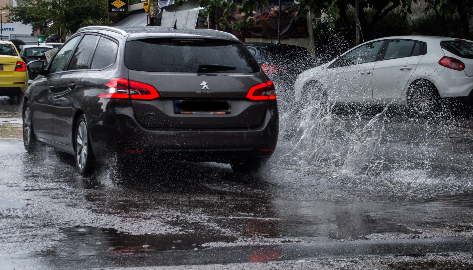 Άγιος Δημήτριος: Διακοπή κυκλοφορίας λόγω καθίζησης του οδοστρώματος