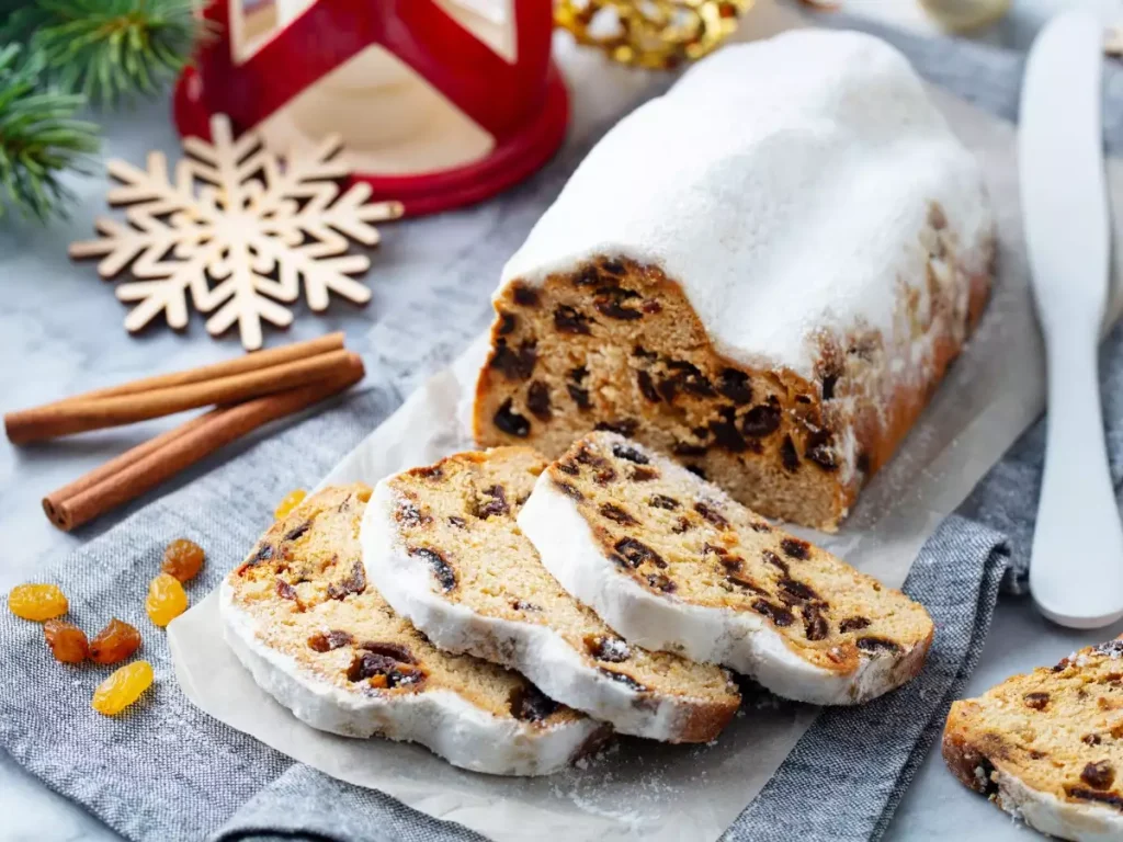 Δέκα χριστουγεννιάτικα κέικ που φτιάχνουν παραδοσιακά σε διάφορες χώρες του κόσμου