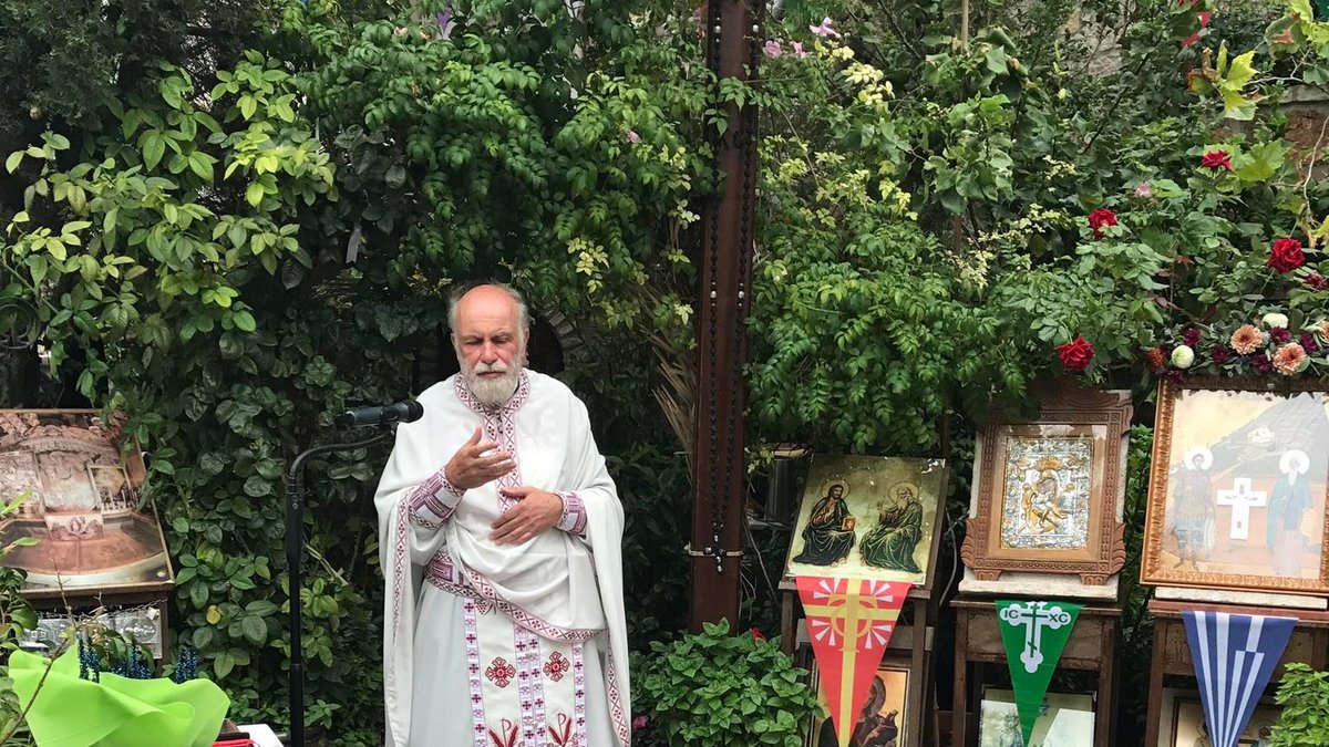 Άγιοι Ισίδωροι: Αποχώρησε ο παπα-Δημήτρης Λουπασάκης μετά τη διορία της Ιεράς Συνόδου – Επιστρέφει στην ενορία του