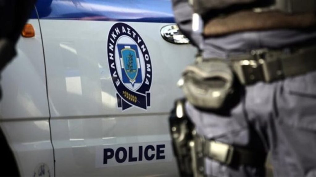 Δύο ζευγάρια ληστών ξυλοκόπησαν ένοικο και άρπαξαν 5.000 ευρώ