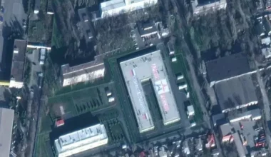 Δορυφορικές εικόνες από τη στρατιωτική βάση των Ρώσων κοντά στο κέντρο της Μαριούπολης