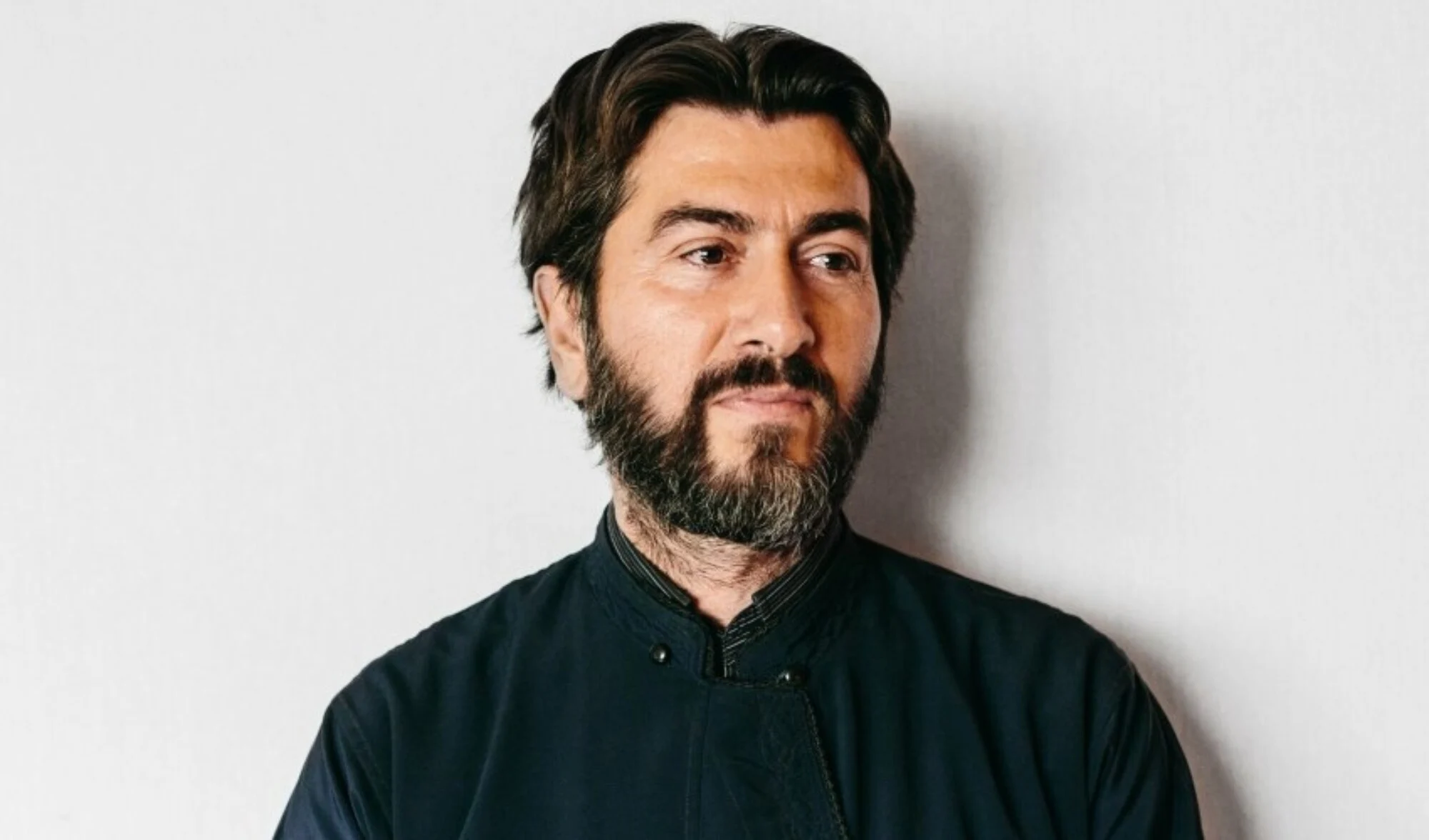 Πάτερ Αντώνιος: «Πέταξαν παράνομα στον δρόμο την οικογένεια του» λέει ο δικηγόρος του