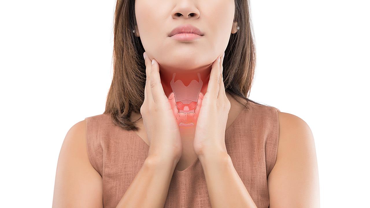 Θυρεοειδής: Πώς επηρεάζει ο υποθυρεοειδισμός και ο υπερθυρεοειδισμός τη γονιμότητα της γυναίκας;