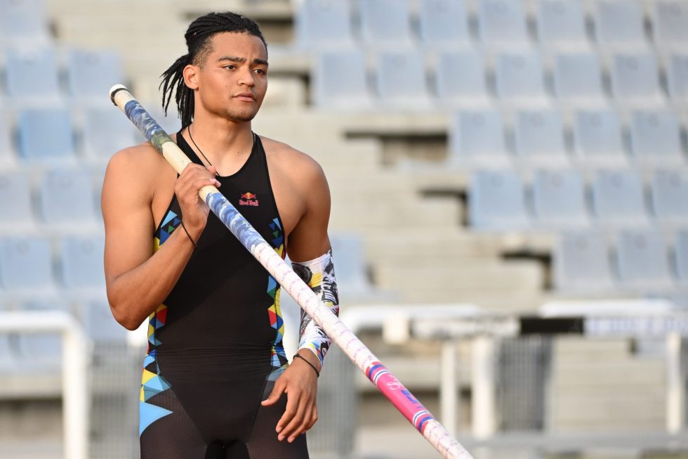 Συγκλονίζει ο Ε.Καραλής: «Όλα ήταν σε μια πολύ πιο σκοτεινή φάση – Σαν να έχω μια κουρτίνα μπροστά μου»