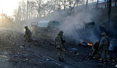 Μέσα στην ομίχλη ρωσικό Μηχανοκίνητο Σύνταγμα αναχαιτίζει ουκρανική επίθεση και σώζει το Λουγκάνσκ (βίντεο)