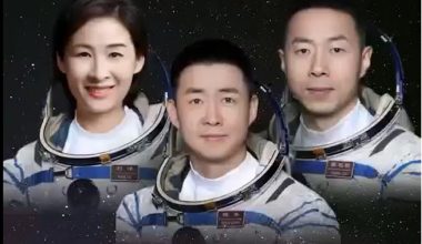 Κίνα: Τρεις Κινέζοι κοσμοναύτες επέστρεψαν στη Γη με επιτυχία (βίντεο)