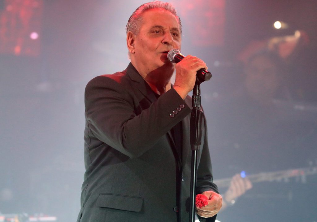 Ζαφείρης Μελάς: «Η Ρίτα Σακελλαρίου μπήκε σουρωμένη στο καμαρίνι – Όρμηξε και με χτύπησε»