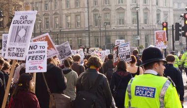 Βρετανία: Η κυβέρνηση ετοιμάζει σχέδια έκτακτης ανάγκης με χρήση του στρατού ενόψει των απεργιών