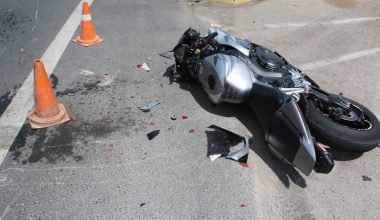 Ρέθυμνο: Σοβαρό τροχαίο με νεαρούς μοτοσικλετιστές – Παρέσυραν 40χρονη