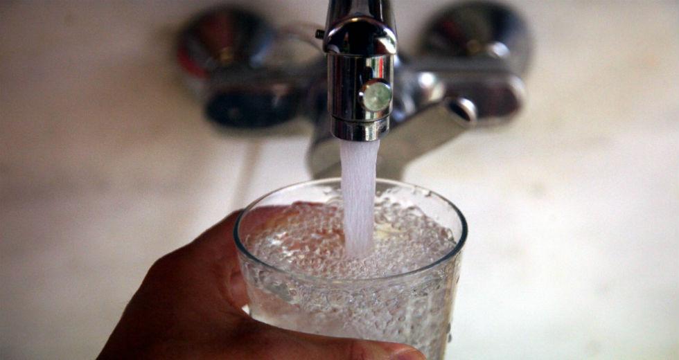 Αφού έφεραν ακρίβεια στο ρεύμα τώρα ήρθε η ώρα του νερού: «Αυξήστε τα τιμολόγια» λέει η κυβέρνηση