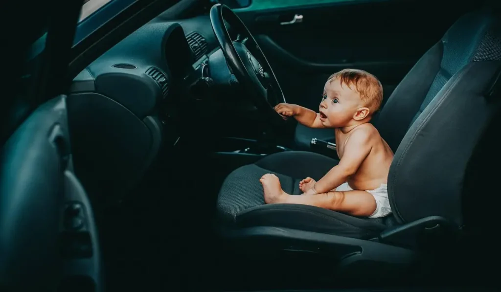 Πάτρα: Μητέρα κλείδωσε κατά λάθος το μωρό της μέσα στο αυτοκίνητο