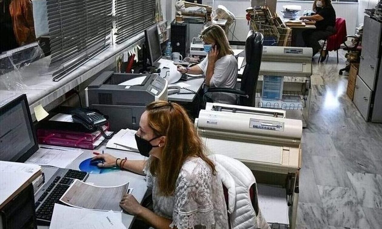 Δημόσιο: Ποιοι «κλειδώνουν» σύνταξη πριν το 62ο έτος τους