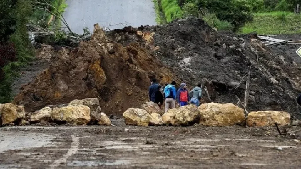 Κολομβία: Τουλάχιστον τρεις νεκροί και είκοσι παγιδευμένοι μετά από κατολίσθηση