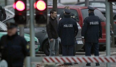 «Πανικός» σε δημοτικό σχολείο στη Γερμανία – Άγνωστος επιτέθηκε με μαχαίρι σε μαθητές