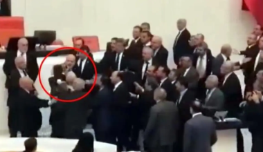 Άγριο ξύλο στη βουλή της Τουρκίας για τον προϋπολογισμό – Στην εντατική βουλευτής της αντιπολίτευσης (βίντεο)