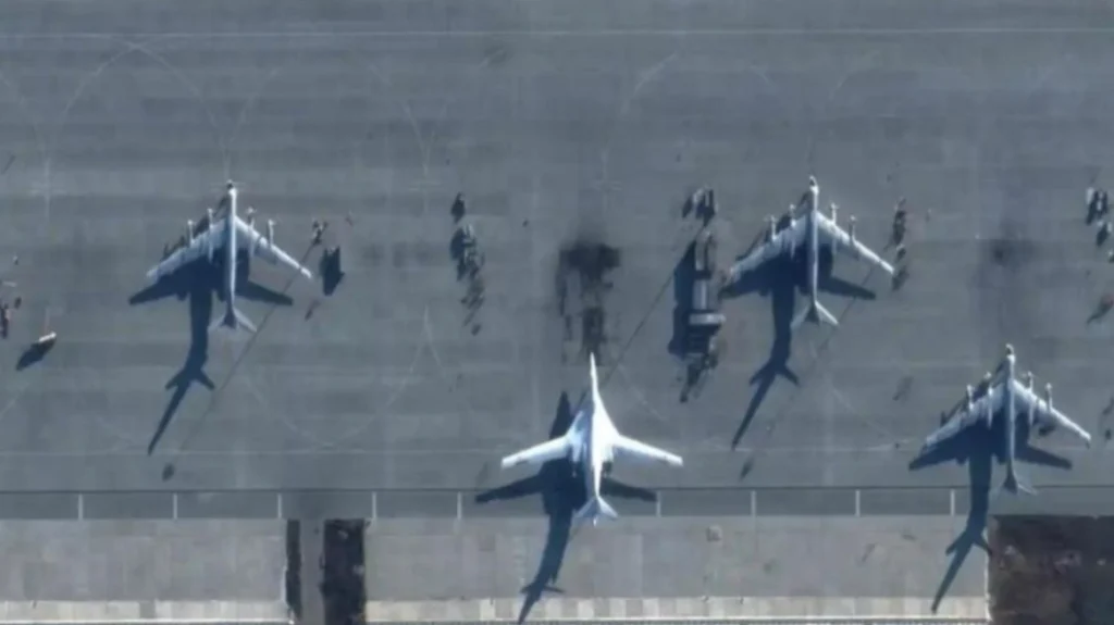 ΝΥ Τimes: «Το Κίεβο έπληξε με UAVs δυο αεροπορικές βάσεις στην κεντρική Ρωσία»