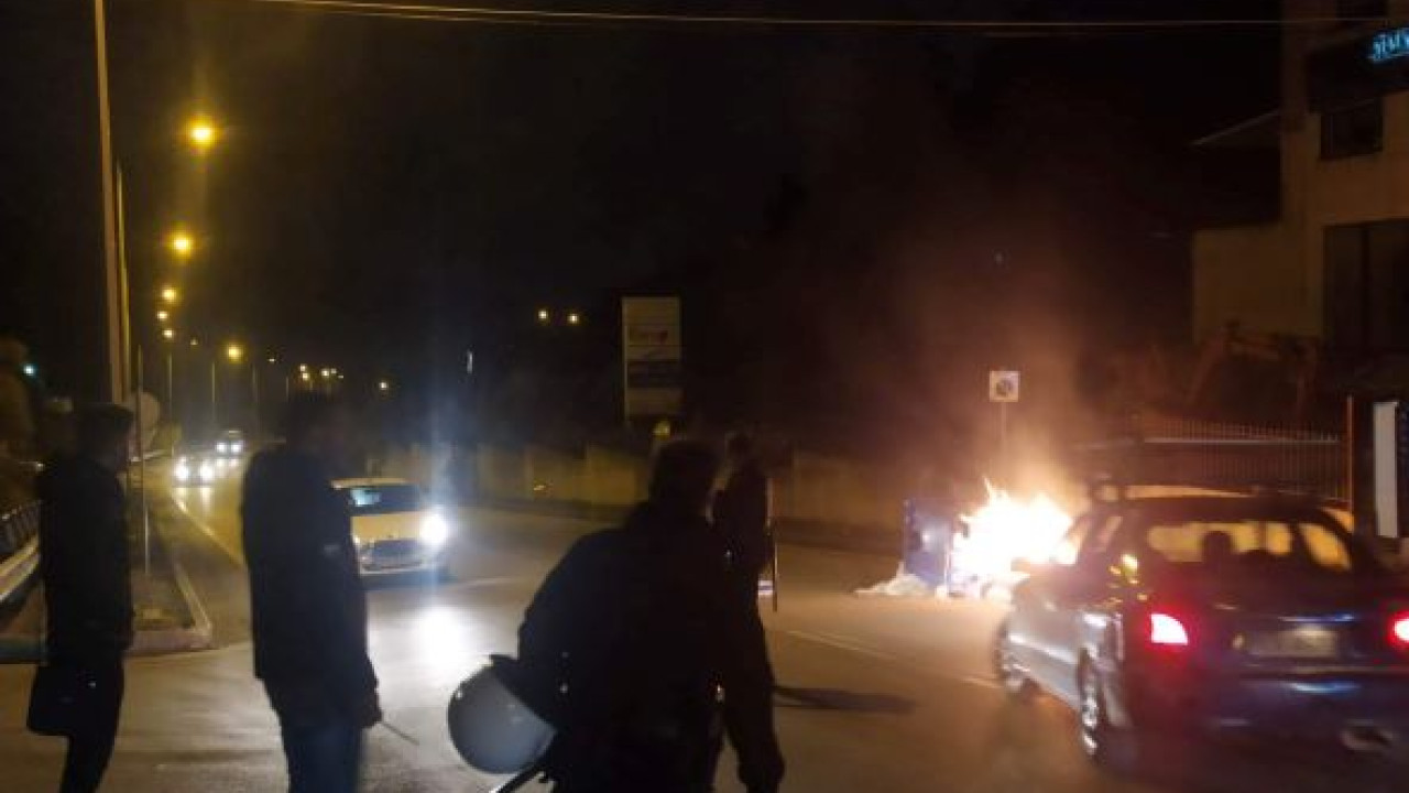 Ρομά έβαλαν φωτιές και στην Λέσβο: Σε επιφυλακή η Αστυνομία