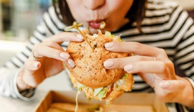 Έρευνα: Αυτά τα τρόφιμα που όλοι τρώμε σχεδόν καθημερινά ίσως αυξάνουν τον κίνδυνο γνωστικής εξασθένησης