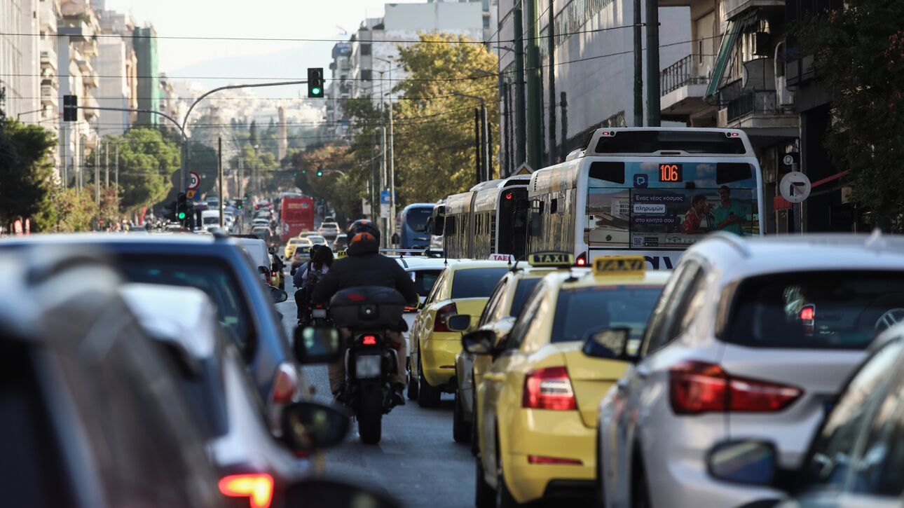 Αυξημένη η κίνηση στους δρόμους της Αττικής – Που έχει μποτιλιάρισμα