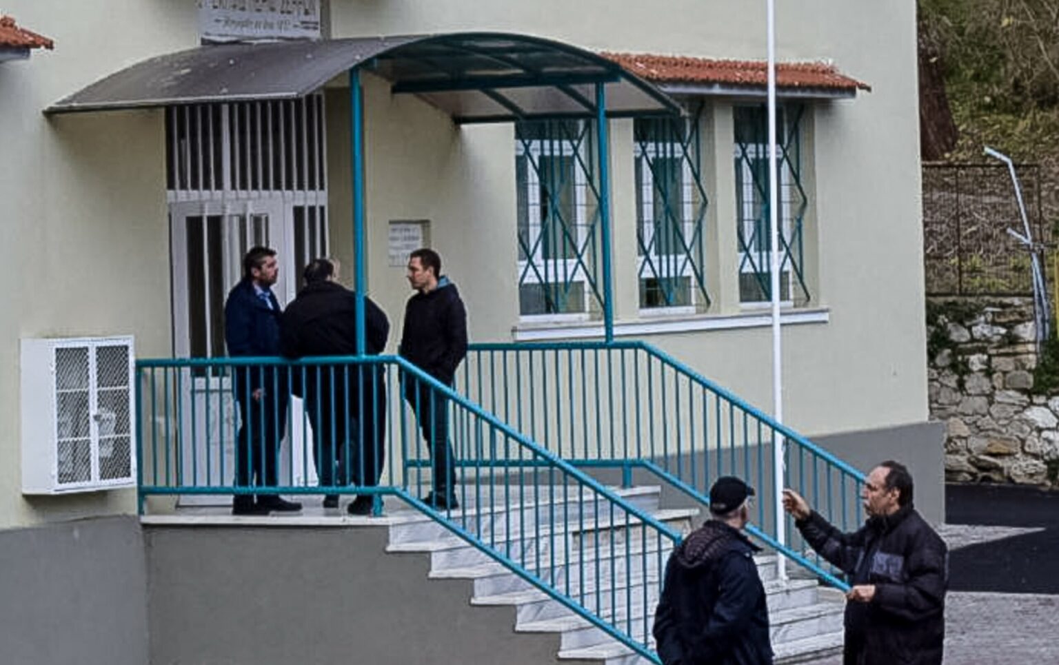 Έκρηξη στις Σέρρες: Ελεύθεροι με προφορική εντολή εισαγγελέα αφέθηκαν οι δύο συλληφθέντες