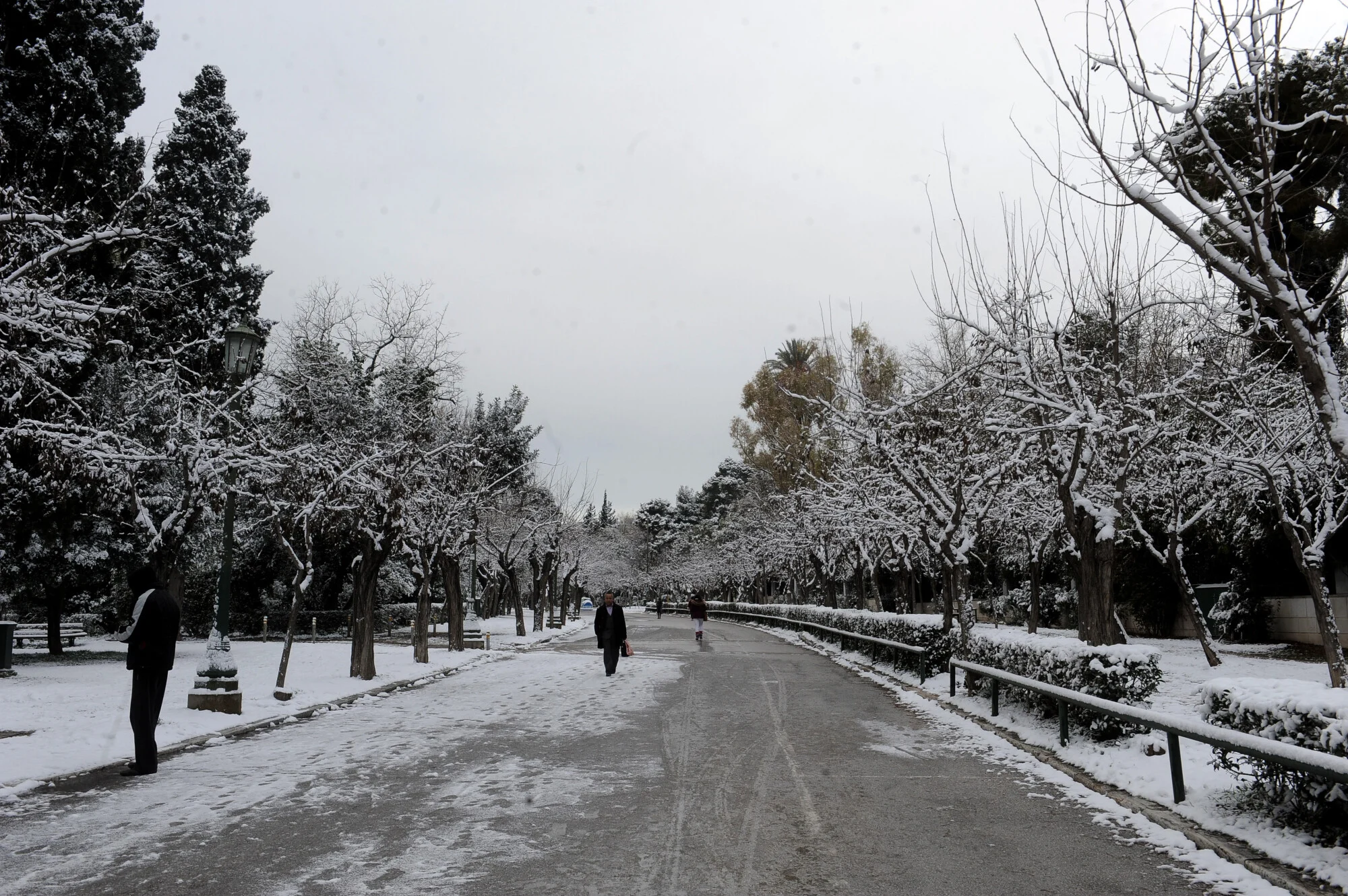 Τα Μερομήνια μίλησαν: Έρχονται «λευκά» Χριστούγεννα – Πού θα το “στρώσει” τις μέρες των γιορτών